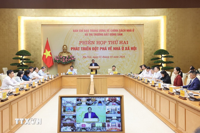 Thủ tướng Phạm Minh Chính chủ trì phiên họp về phát triển nhà ở xã hội. Ảnh: Dương Giang/TTXVN